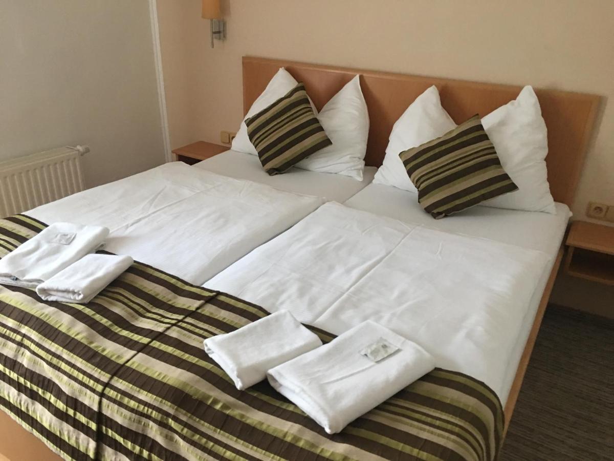 Forrest Hotel 霍穆托夫 外观 照片