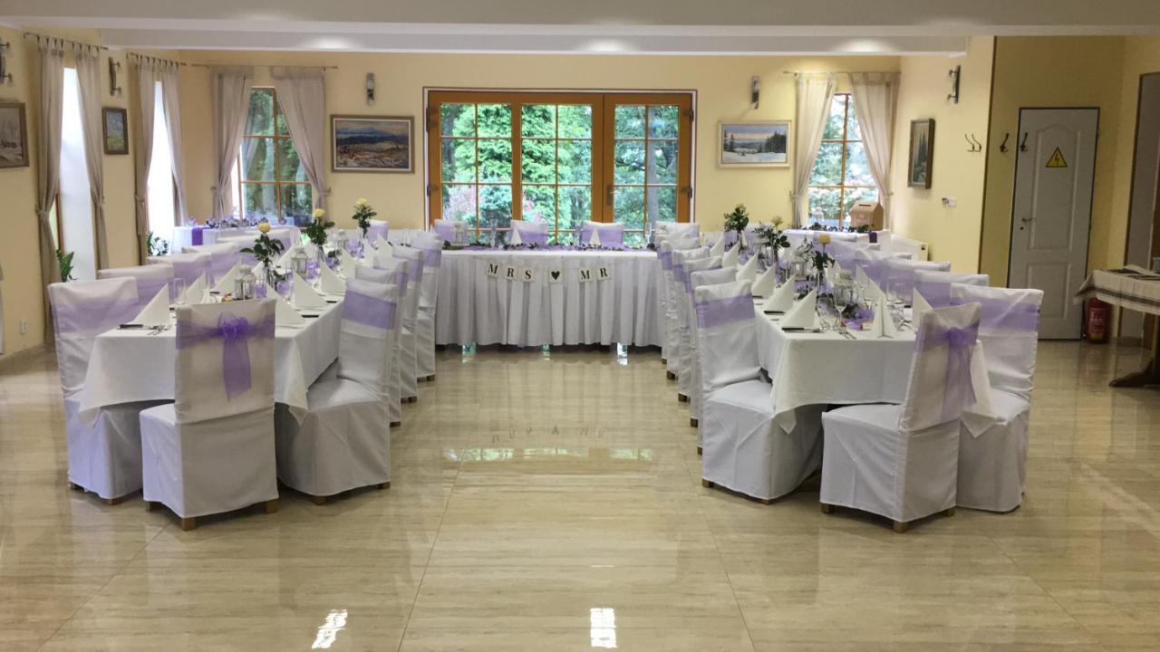 Forrest Hotel 霍穆托夫 外观 照片