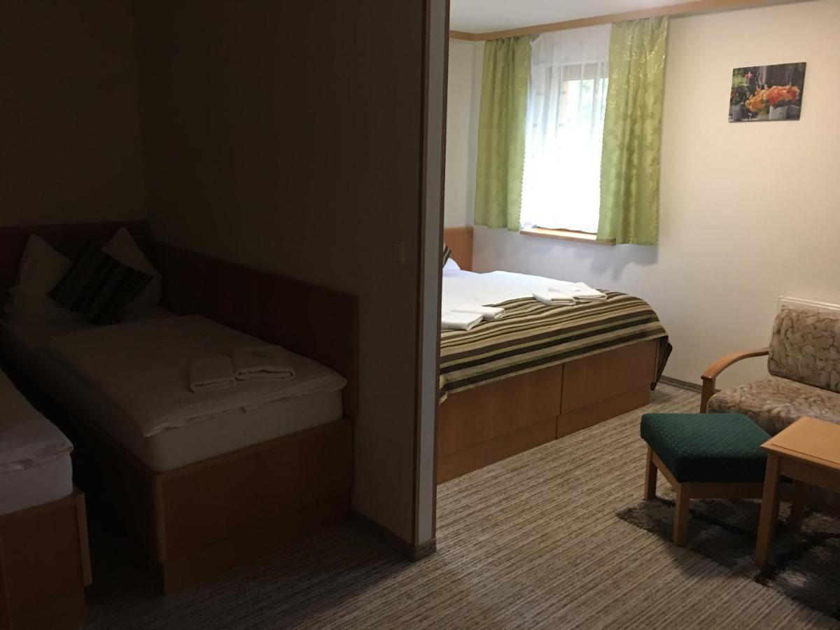 Forrest Hotel 霍穆托夫 外观 照片